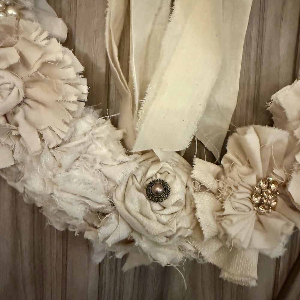 Floral Wreath with Cream Flowers and Bow - Picture 3 of 11